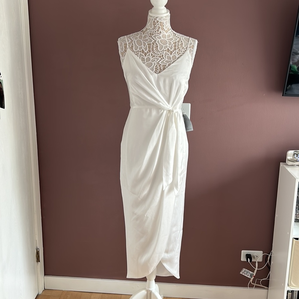 NWT - SHONA JOY Luxe Tie Front Cocktail Dress in IVORY